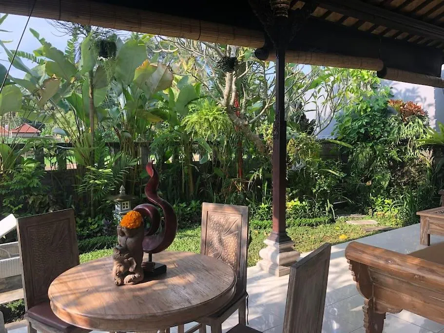 A Lush Tropical Villa In Ubud Rice Fields אובוד