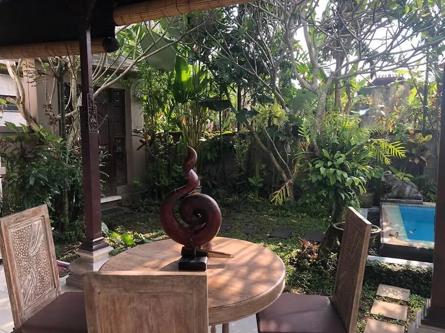A Lush Tropical Villa In Ubud Rice Fields אינדונזיה